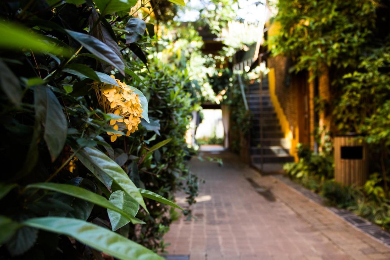 Hotel Bougainviller Kampala Luaran gambar